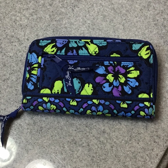 Vera Bradley wallet - Picture 2 of 6